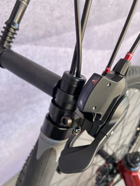 Shimano Cues shifter and handlebar of the AZUB T-Tris AR recumbent trike