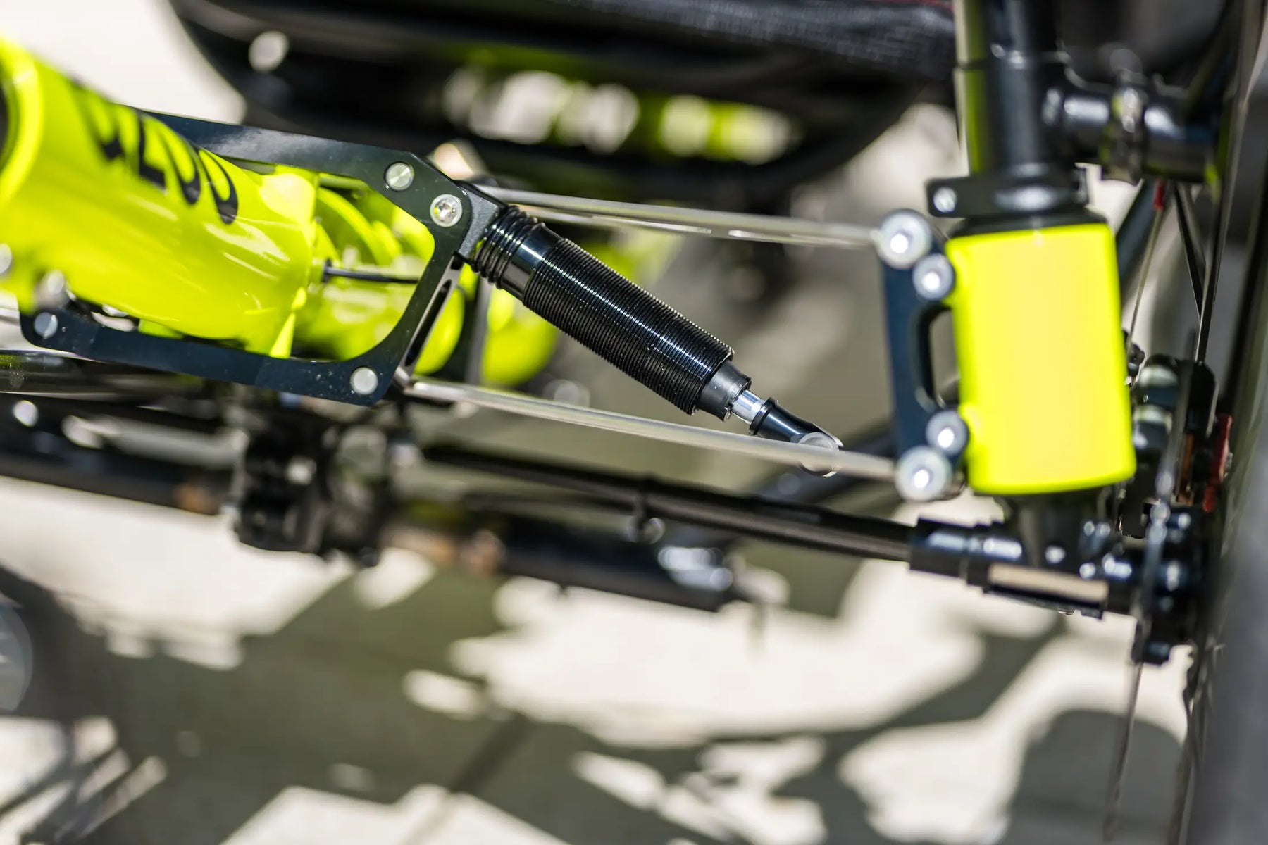 AZUB Ti-FLY 26 tunable rear suspension shock detail