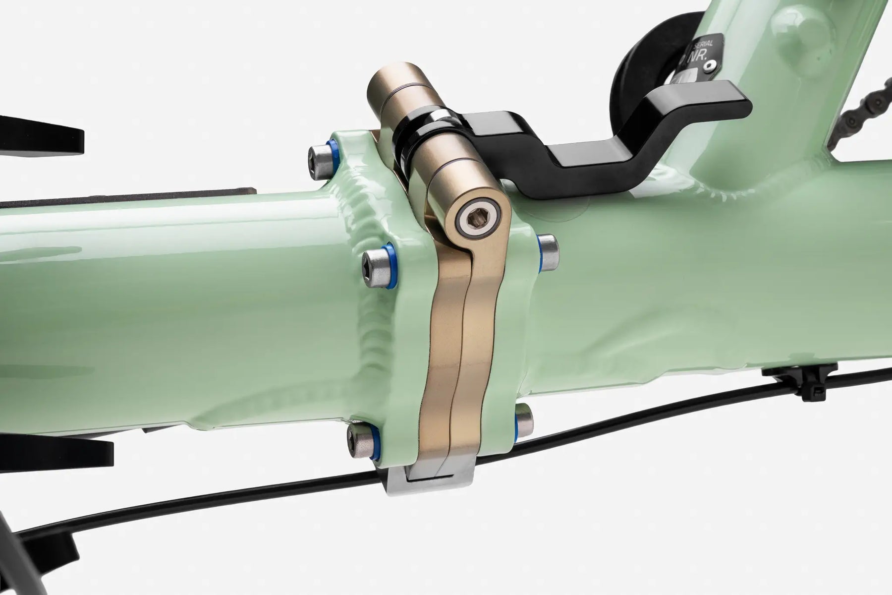 AZUB T-Tris 26 continuously adjustable sliding seat bracket for a custom fit