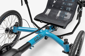 AZUB TRIcon 26 front frame crossmember and Dream Seat detail