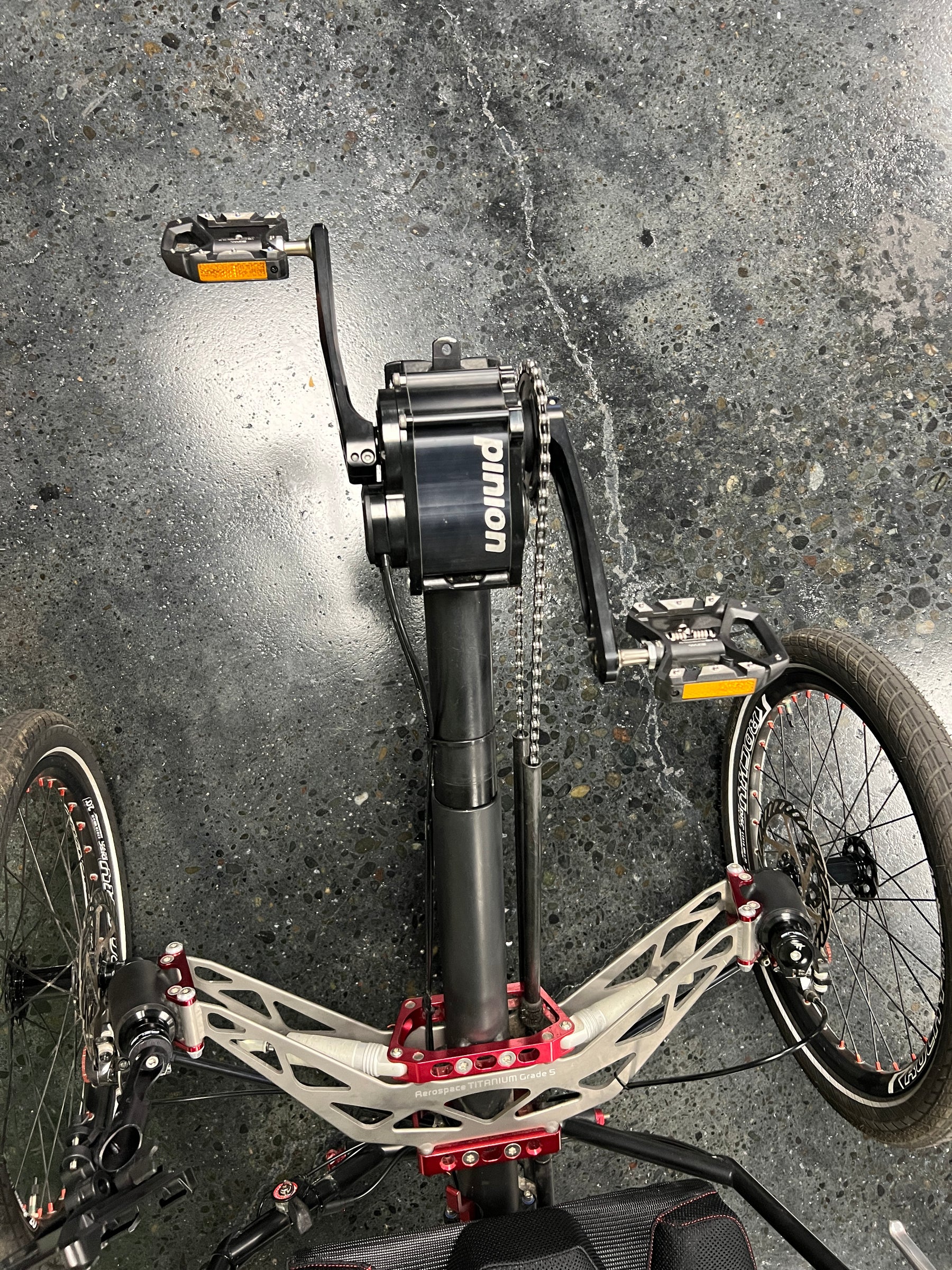 Azub Ti-Fly 26 – Full Suspension Recumbent Trike with Pinion 18 & 500W Motor (Used, Well-Maintained)
