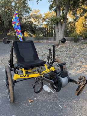 Demo Catrike MAX eCAT front view, high wide seat and assist bars