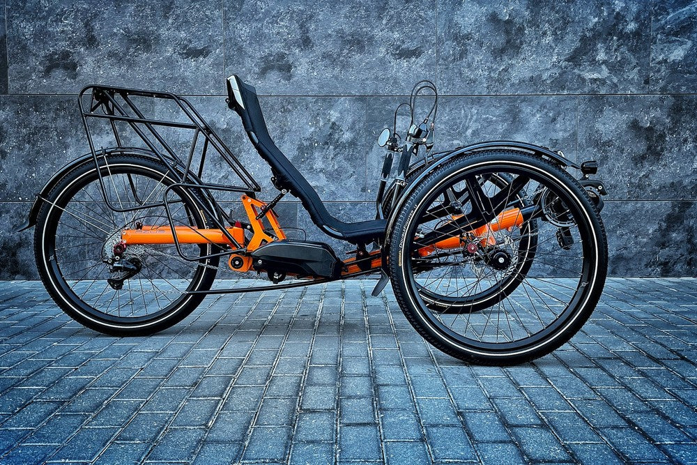 AZUB TRIcon GR recumbent trike side view showing oversized aluminum frame and rear end